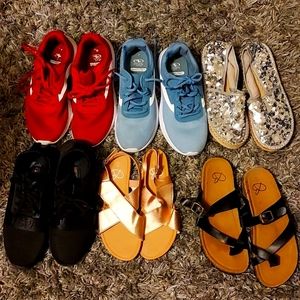 Small shoe bundle.